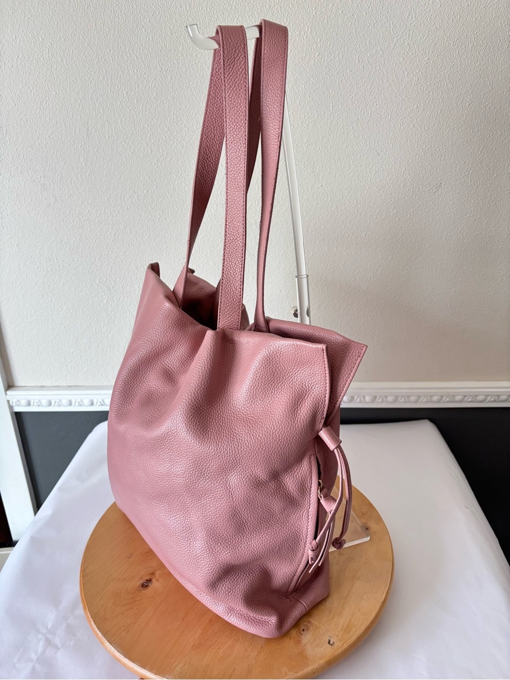 NEW Tote Le Monde Roma Cinch 100% Leather Everyday Pebbled Tote in Dusty Rose